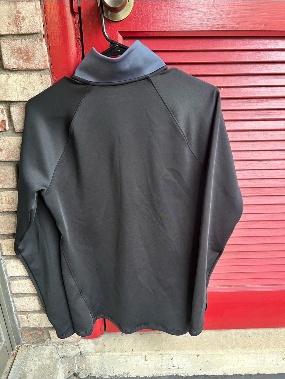 Under Armour Woman’s Large Half Zip Black/Blue Long Sleeve Top - Picture 5 of 10